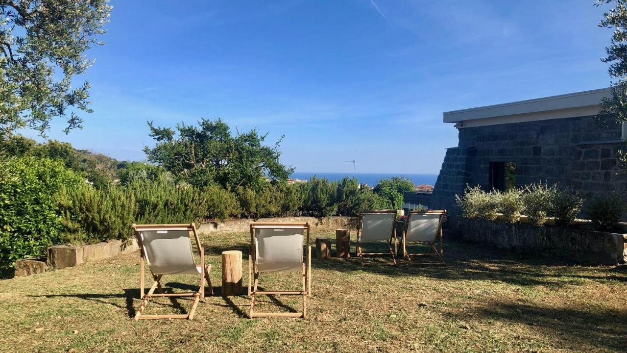 مبيت وإفطار SantʼAgata sui Due Golfi Nostos Casale المظهر الخارجي الصورة